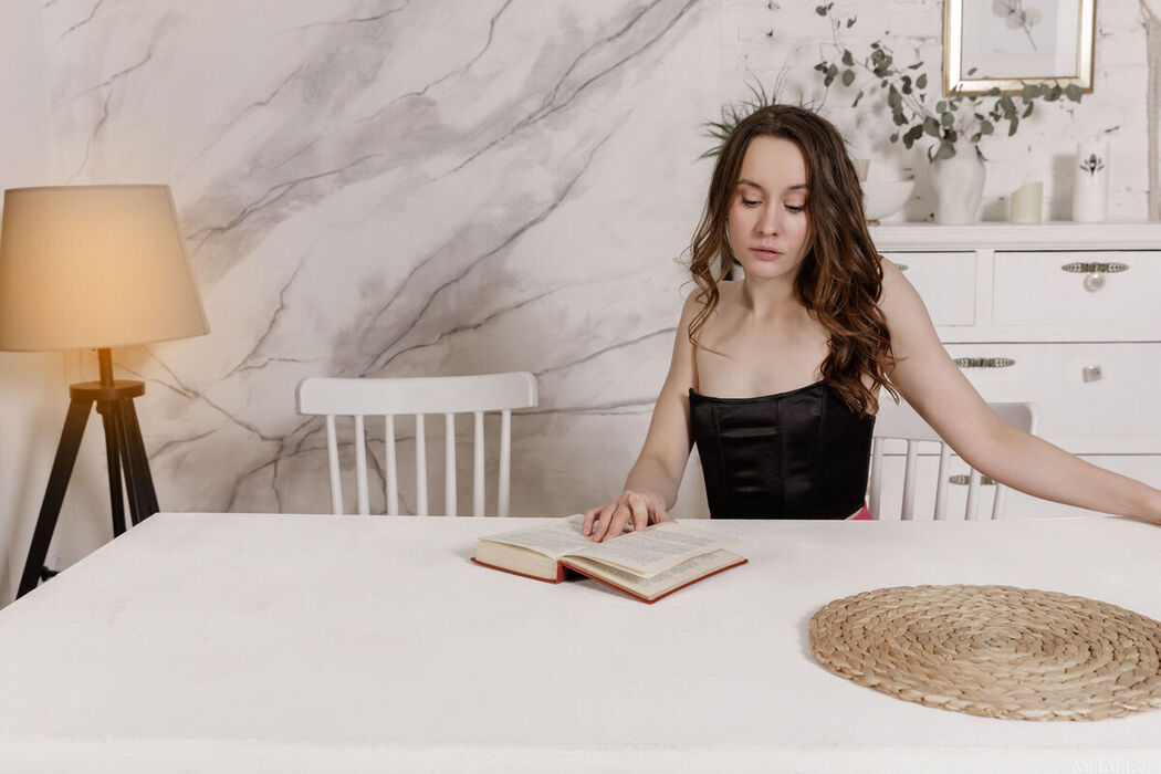 MetArt Mari Green – Novel Affair Part01 (47P)