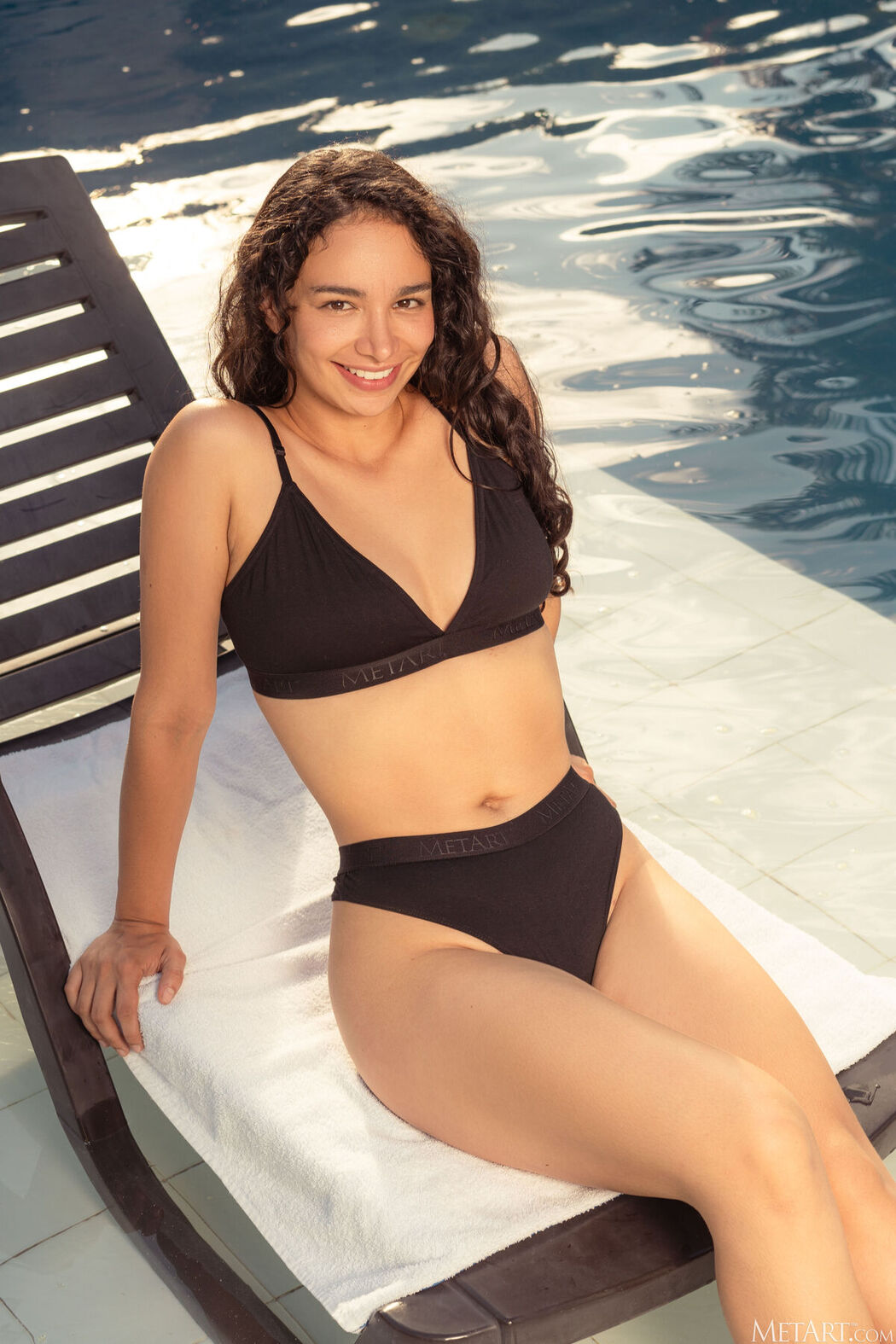 MetArt Saray Bound – Presenting Saray Bound Part01 (61P)