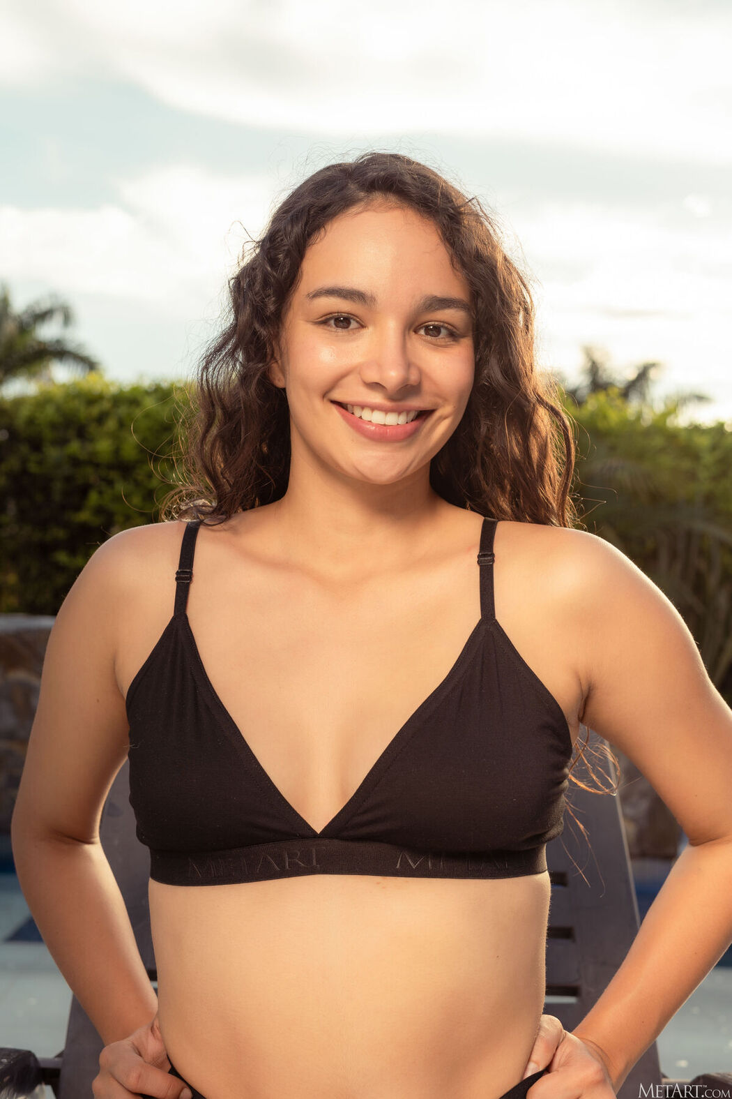 MetArt Saray Bound – Presenting Saray Bound Part01 (61P)