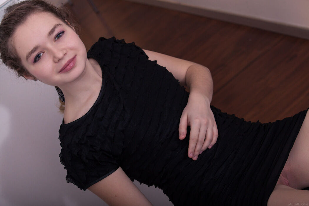 MetArt Lu – Presenting Lu Part01 (63P)