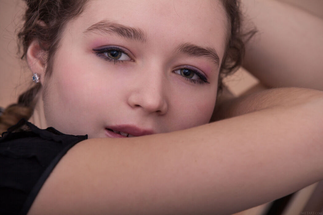 MetArt Lu – Presenting Lu Part01 (63P)