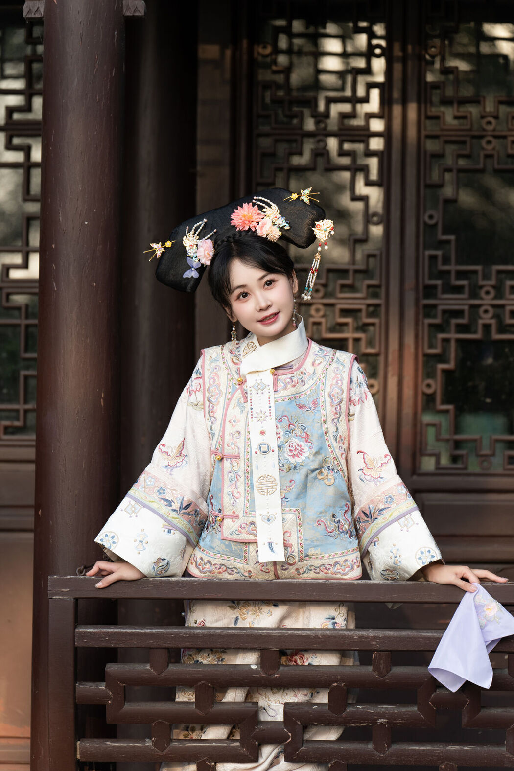 YiTuYu艺图语 Vol.8552 Jiao Yi Zhi Sui Sui (48P)