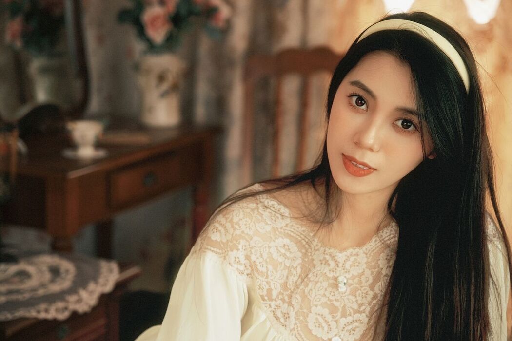 YiTuYu艺图语 Vol.8568 Pai Pai (18P)