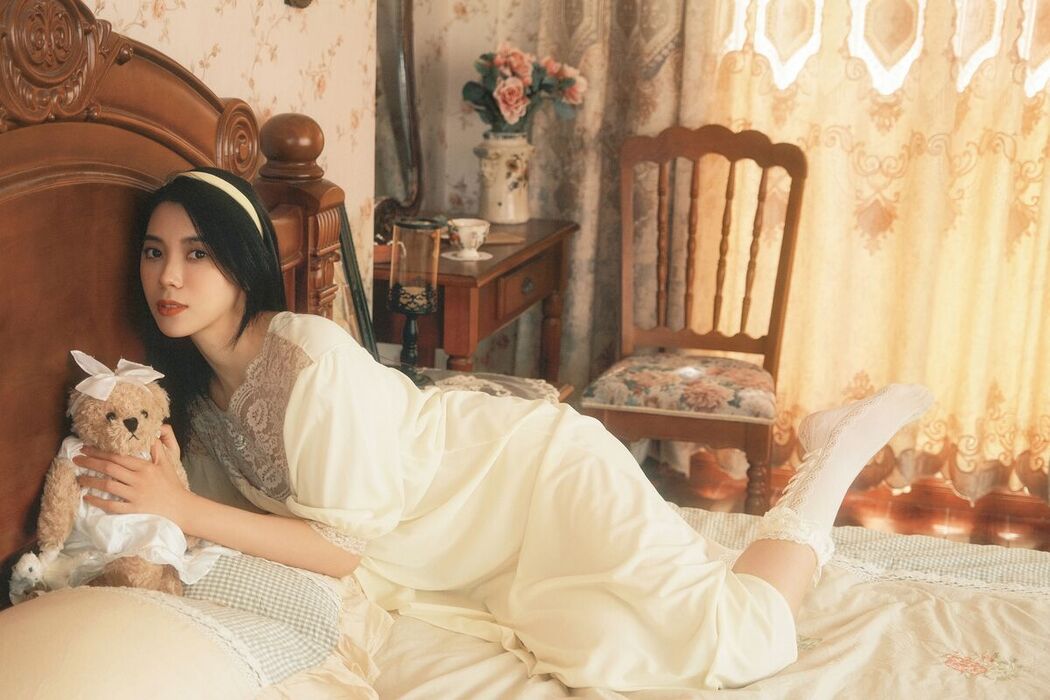 YiTuYu艺图语 Vol.8568 Pai Pai (18P)