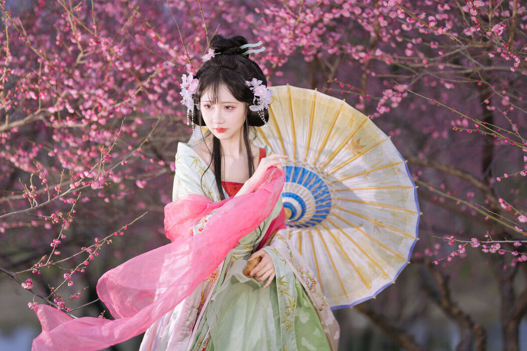 YiTuYu艺图语 Vol.8553 Qi Luo Sheng De Xiao Su Su (21P)