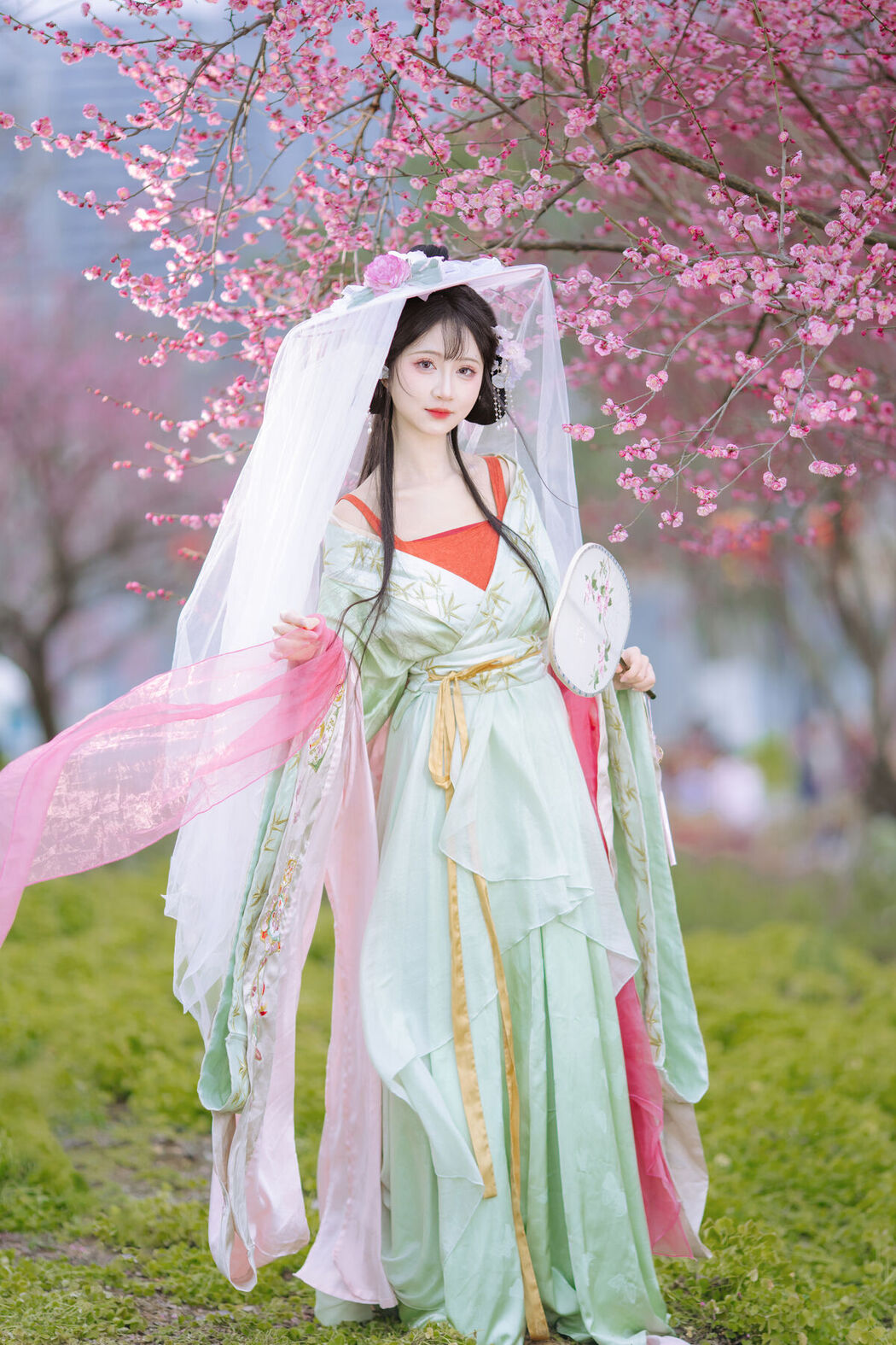 YiTuYu艺图语 Vol.8553 Qi Luo Sheng De Xiao Su Su (21P)