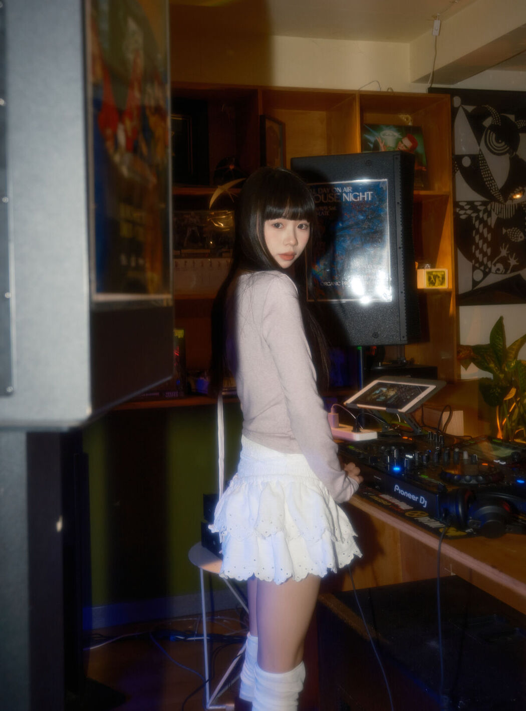 YiTuYu艺图语 Vol.8555 Shi San Jin Ya (24P)