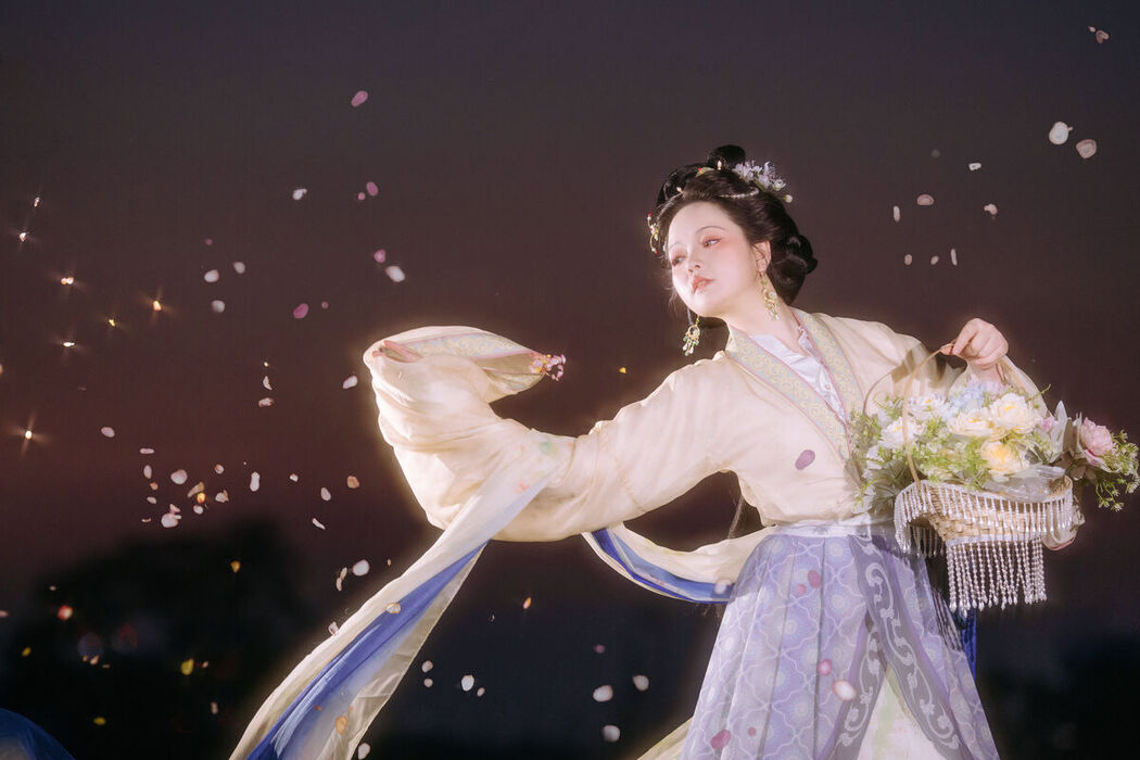 YiTuYu艺图语 Vol.8563 Bao Xian (19P)