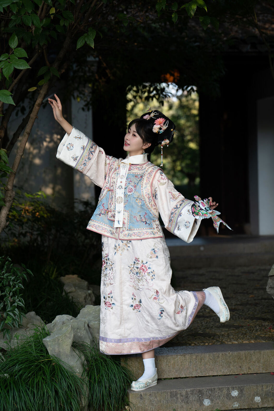 YiTuYu艺图语 Vol.8552 Jiao Yi Zhi Sui Sui (48P)