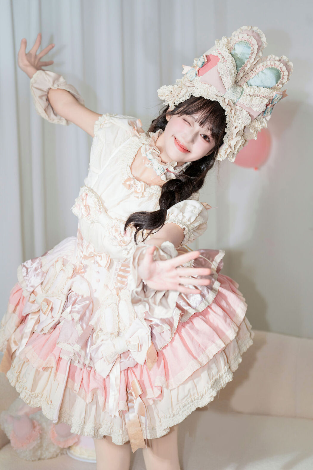 YiTuYu艺图语 Vol.8557 Xia Yu Xiao Nian (26P)