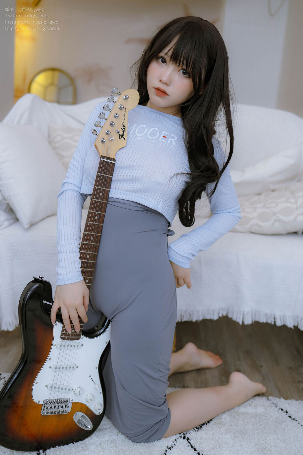 Coser@Nyako喵子 – 吉他妹妹连衣裙 (72P – 1V)