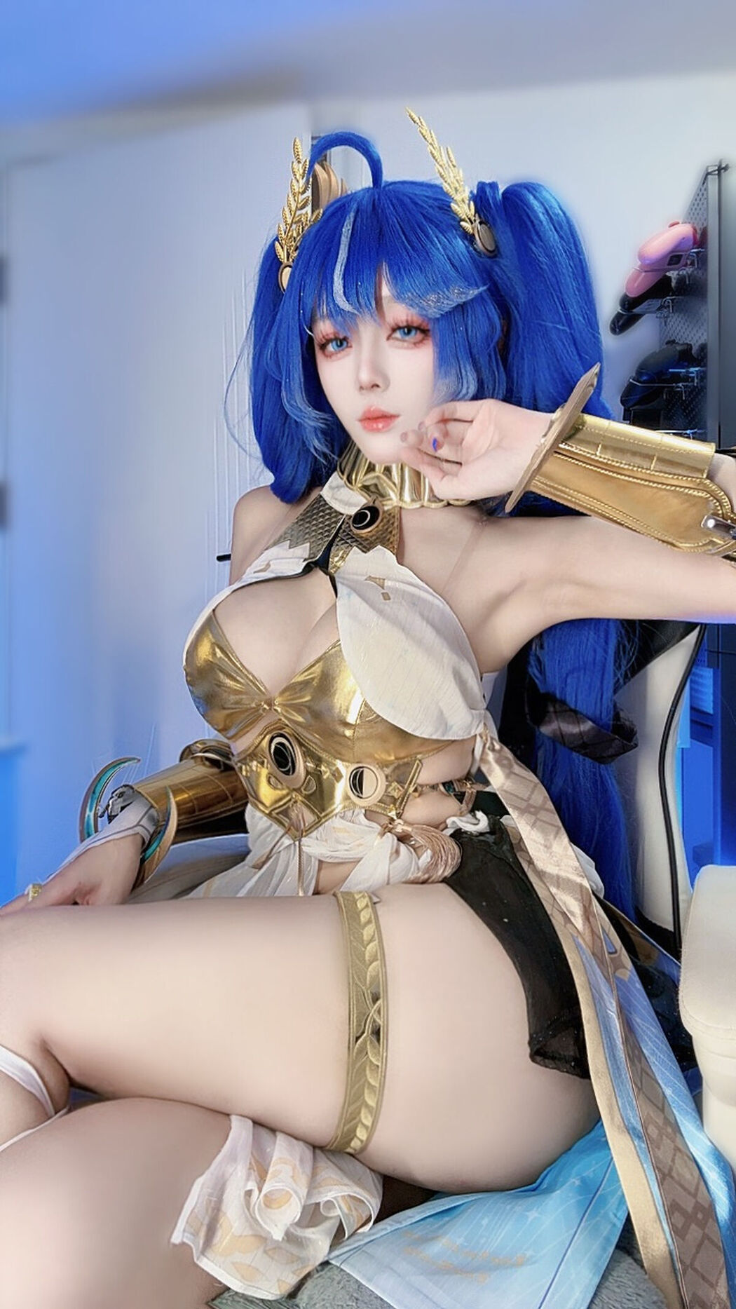 Coser@九言 – 鸣潮 尤诺 (32P – 4V)