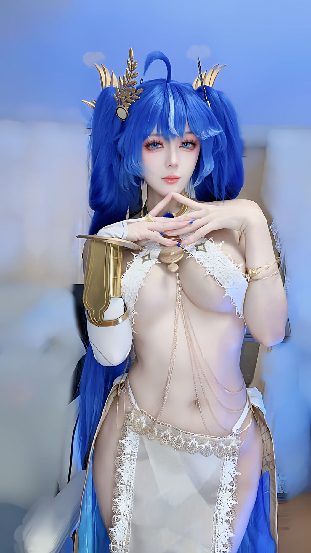 Coser@九言 – 鸣潮 尤诺 (32P – 4V)