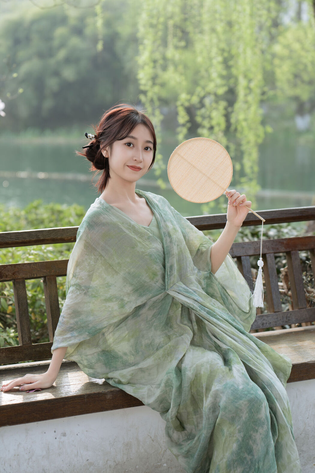 YiTuYu艺图语 Vol.8571 Xiao He (23P)