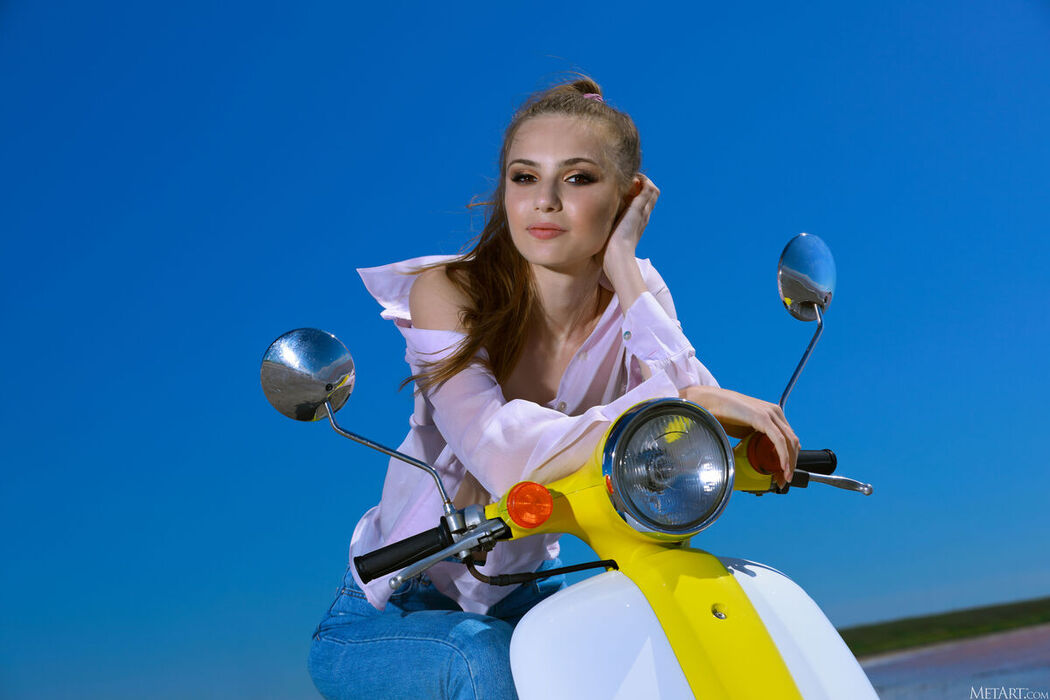 MetArt Elle Tan – Coastal Crush Part01 (70P)