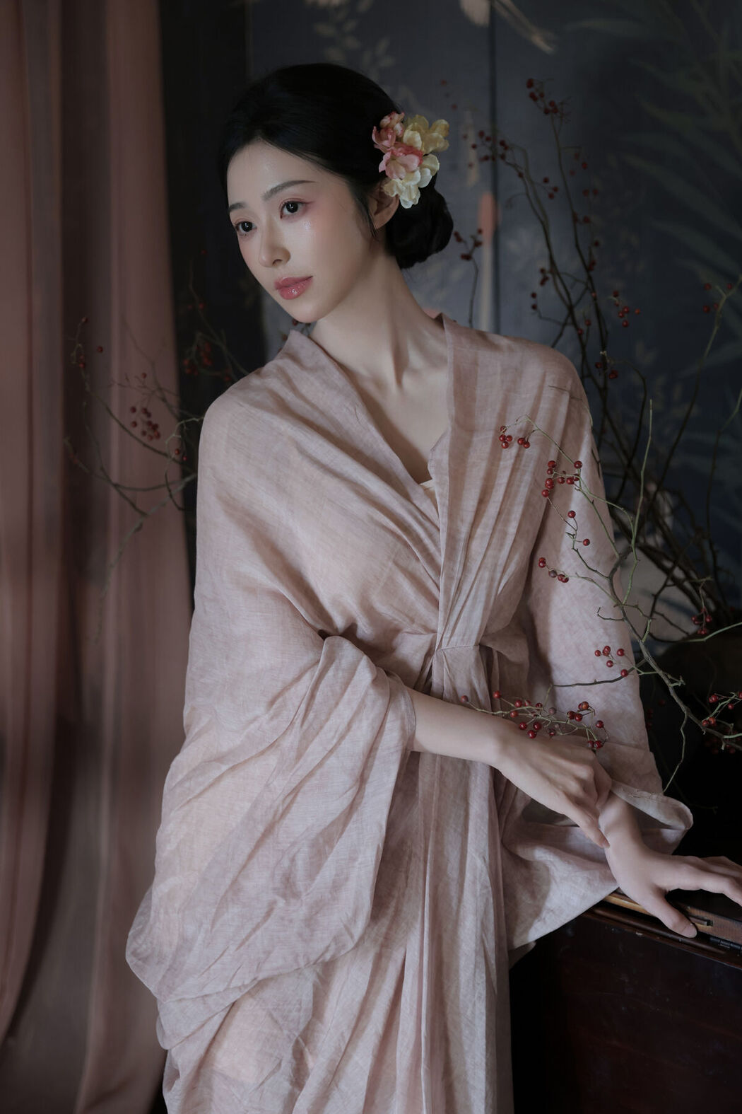 YiTuYu艺图语 Vol.8577 Fen Mian Gu Niang (16P)