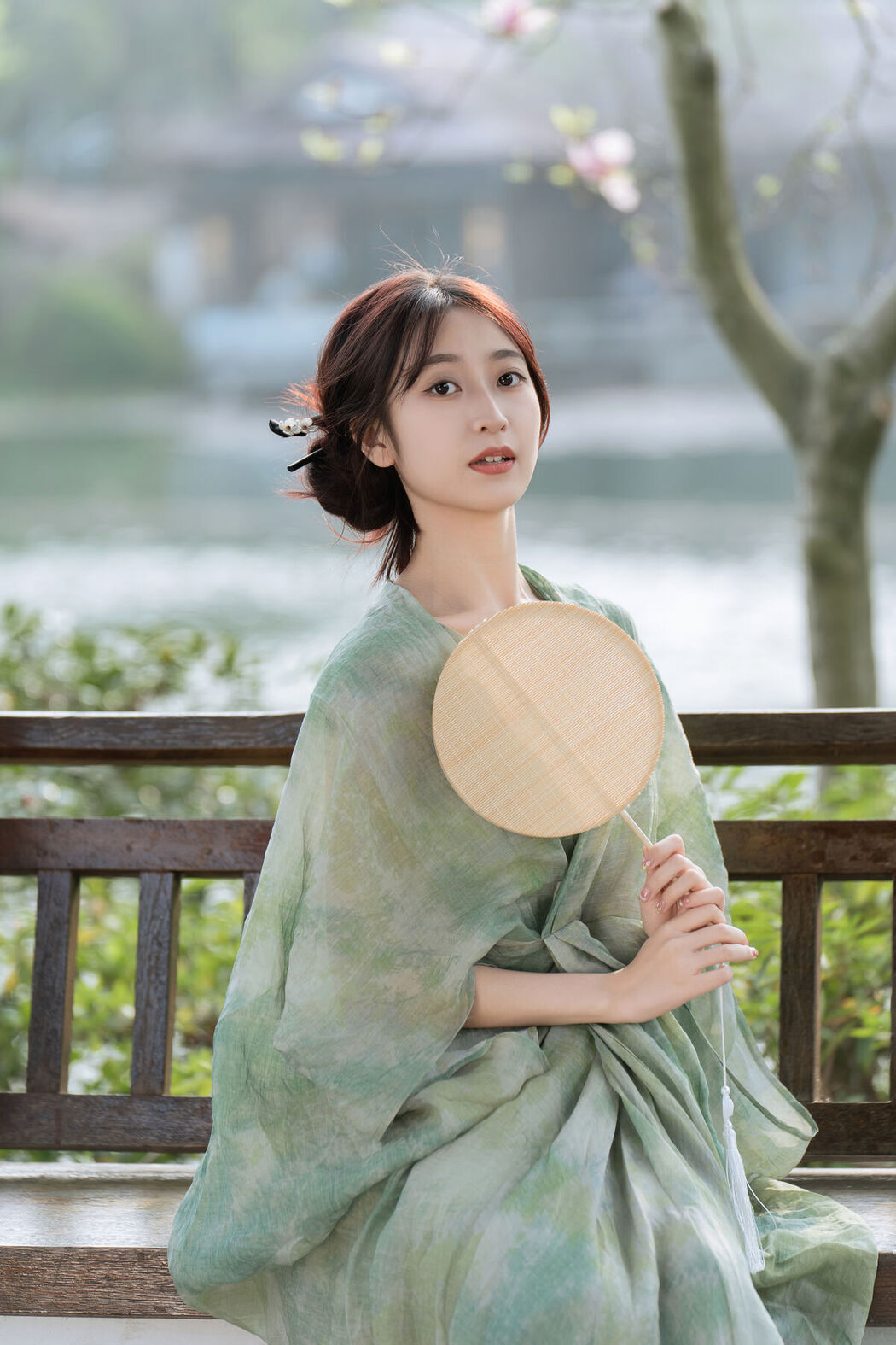 YiTuYu艺图语 Vol.8571 Xiao He (23P)