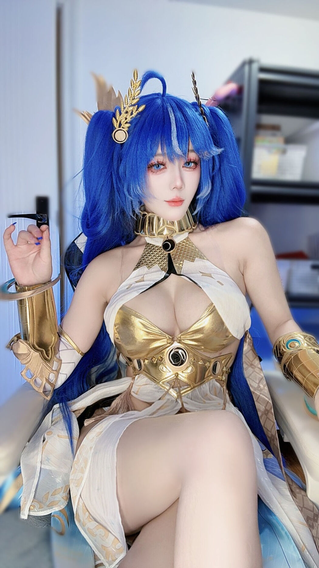 Coser@九言 – 鸣潮 尤诺 (32P – 4V)