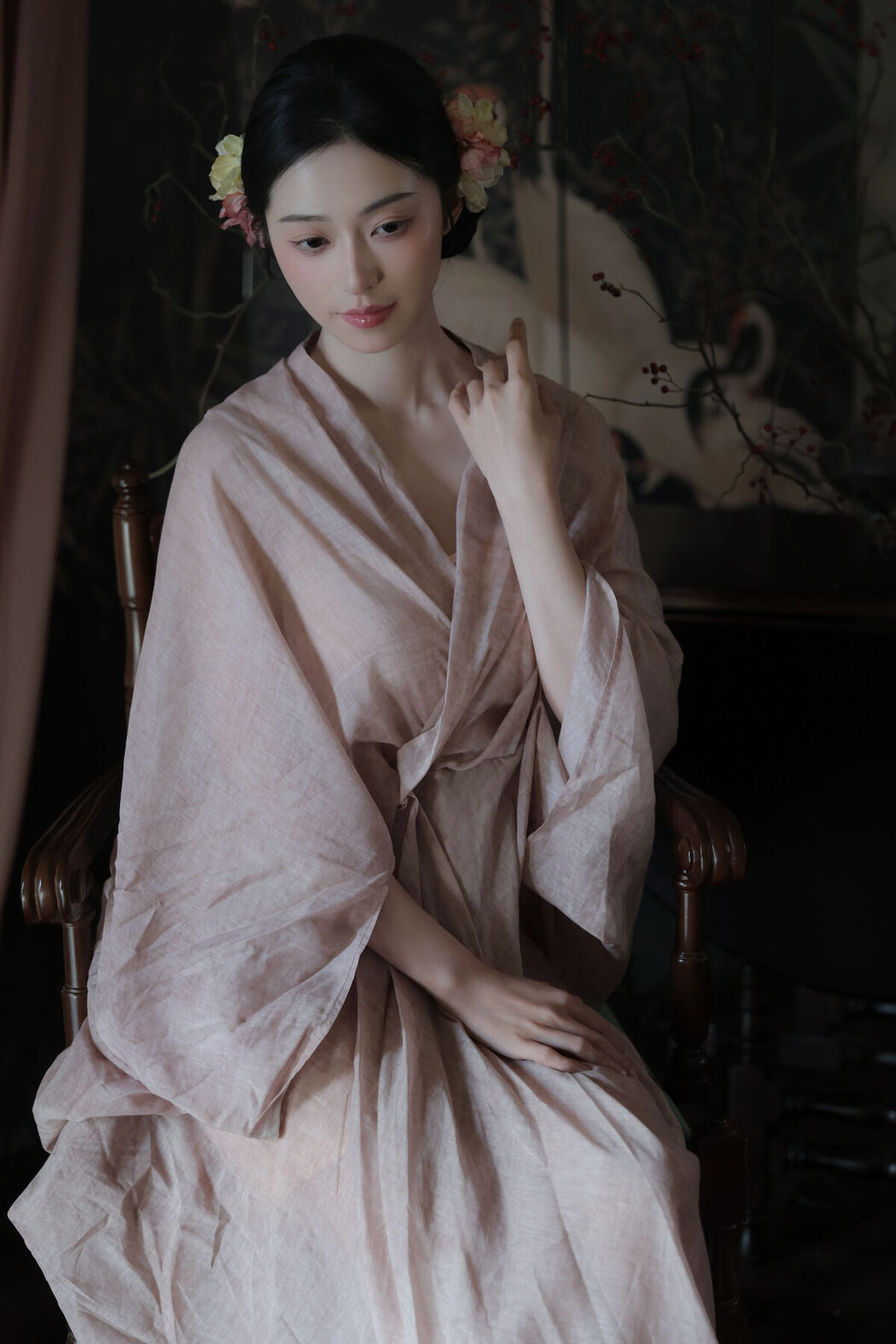 YiTuYu艺图语 Vol.8577 Fen Mian Gu Niang (16P)