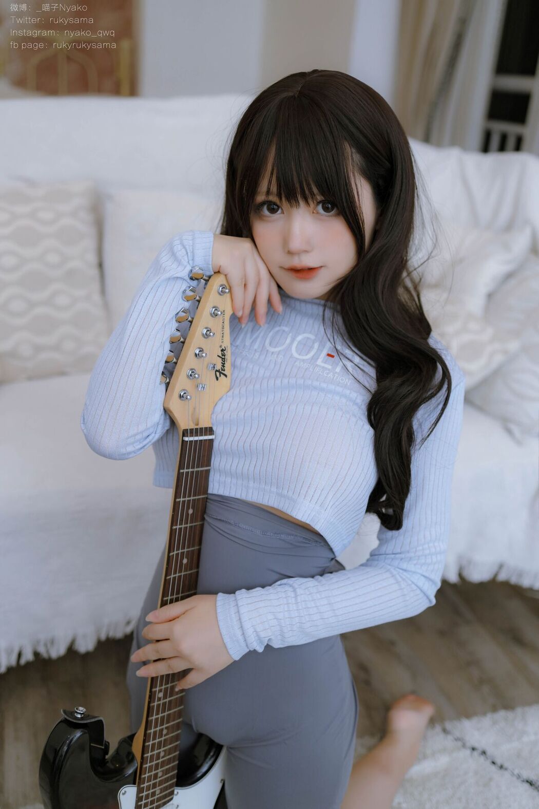 Coser@Nyako喵子 – 吉他妹妹连衣裙 (72P – 1V)