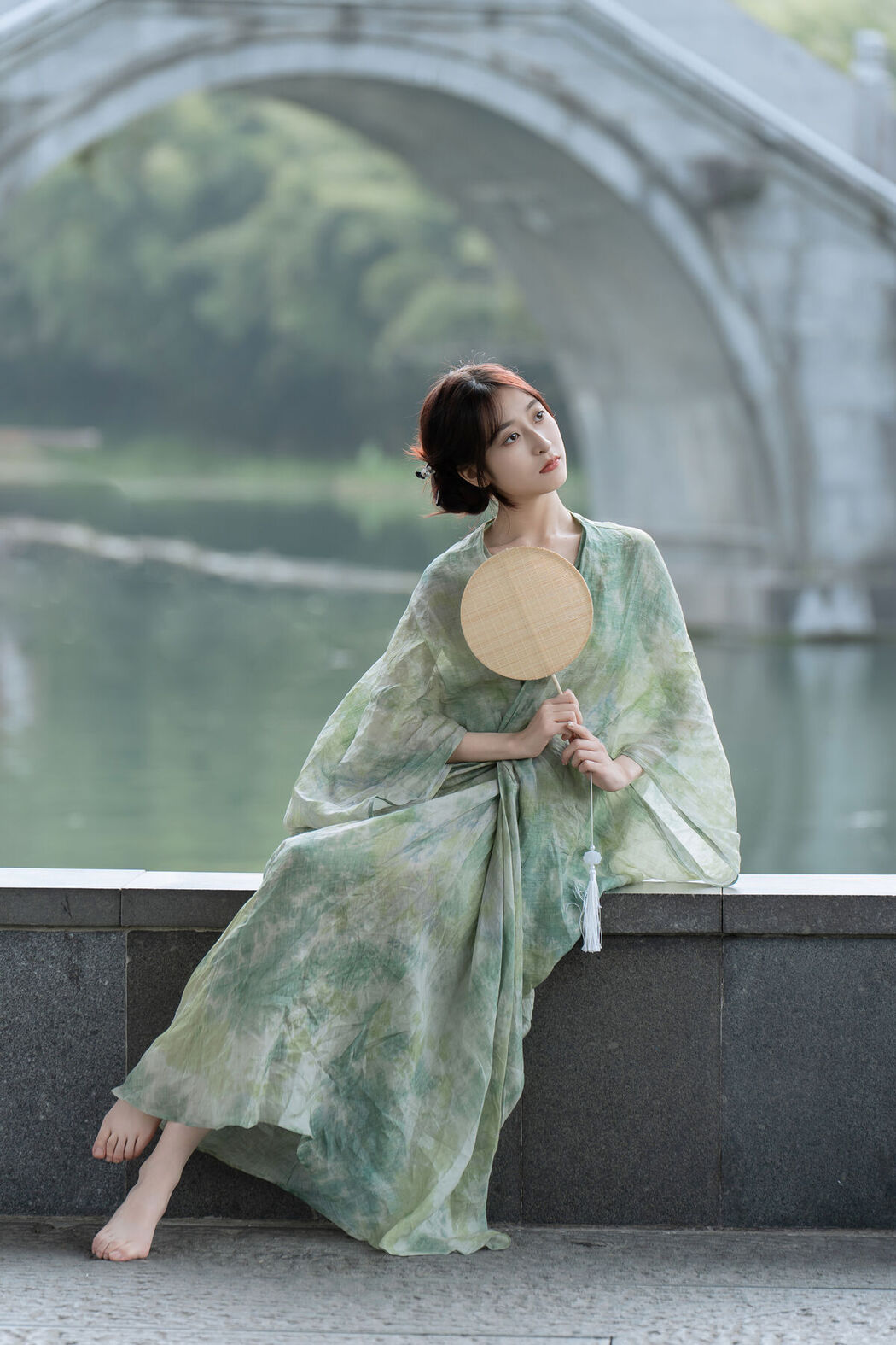 YiTuYu艺图语 Vol.8571 Xiao He (23P)