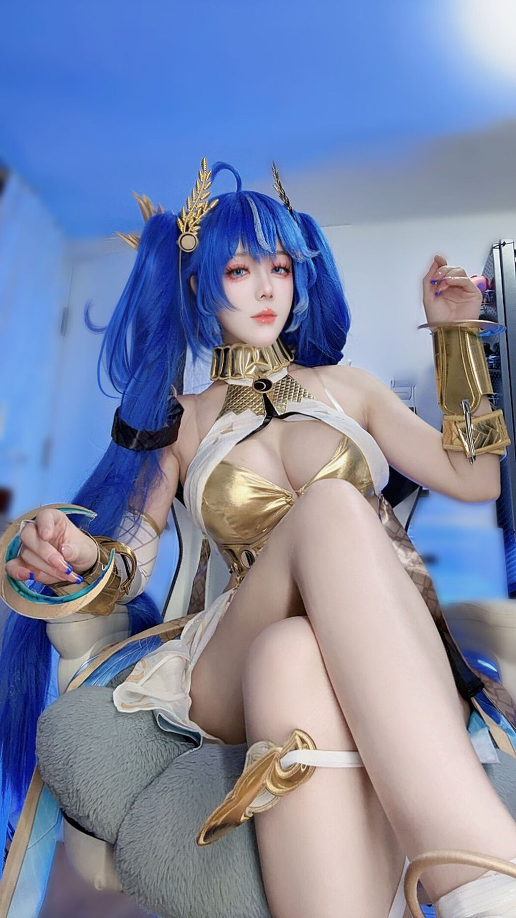 Coser@九言 – 鸣潮 尤诺 (32P – 4V)