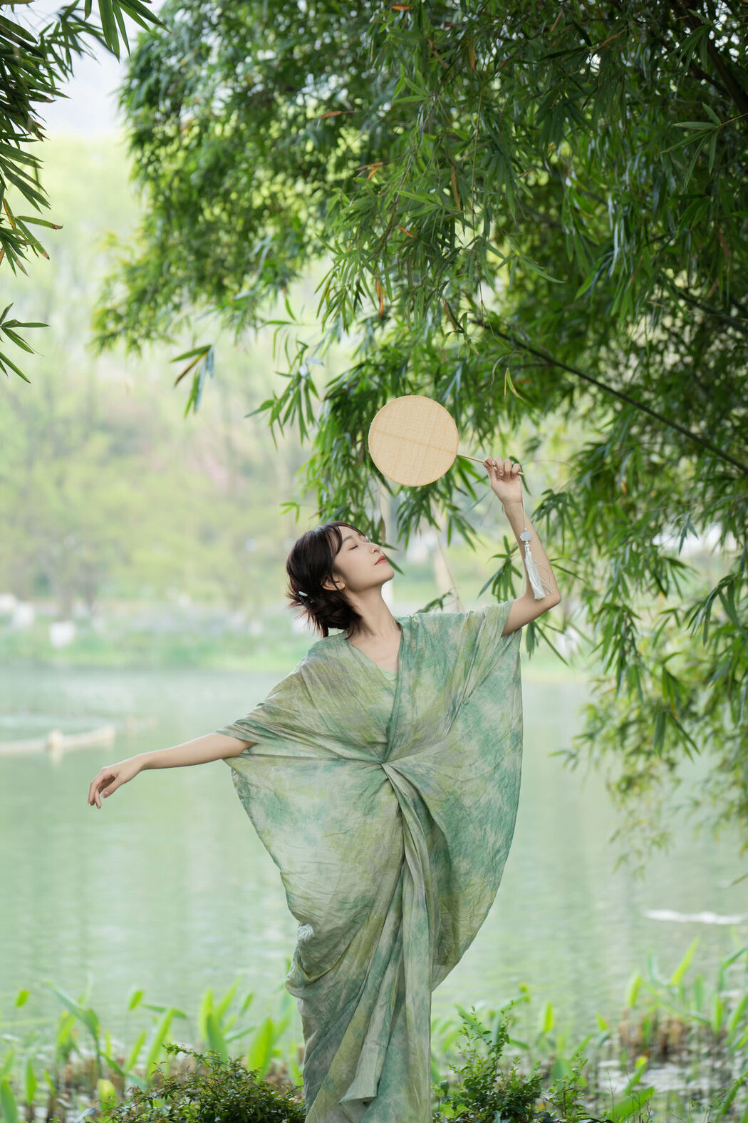 YiTuYu艺图语 Vol.8571 Xiao He (23P)