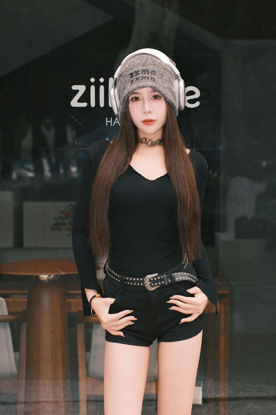 YiTuYu艺图语 Vol.8570 Pao Fu Xiao Fang (22P)