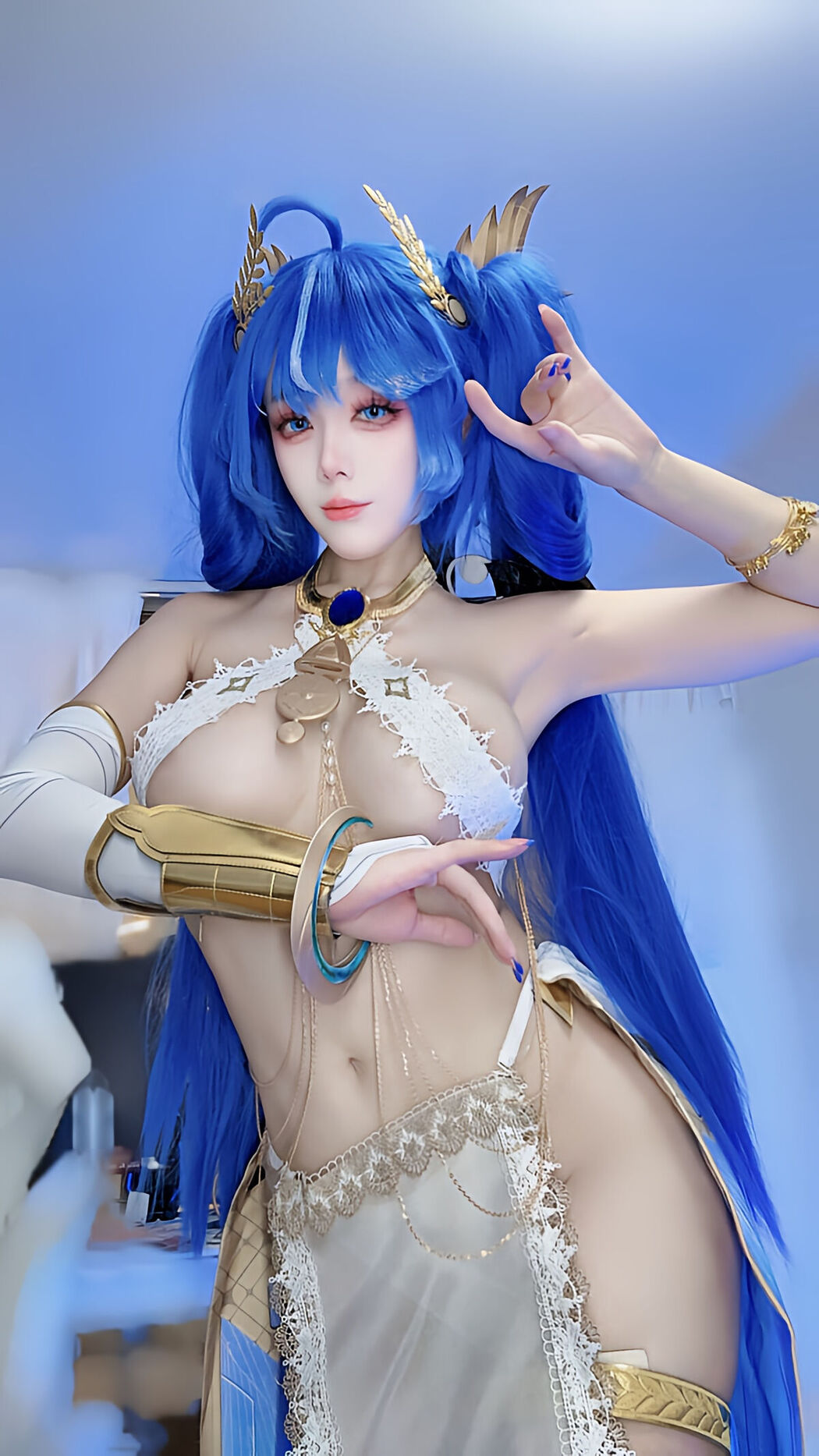 Coser@九言 – 鸣潮 尤诺 (32P – 4V)