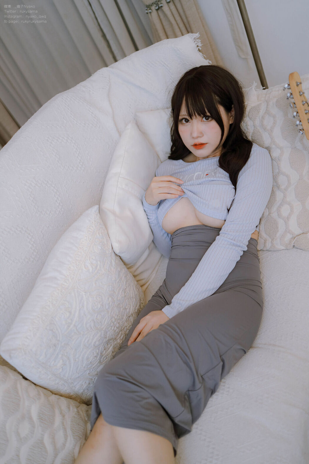 Coser@Nyako喵子 – 吉他妹妹连衣裙 (72P – 1V)