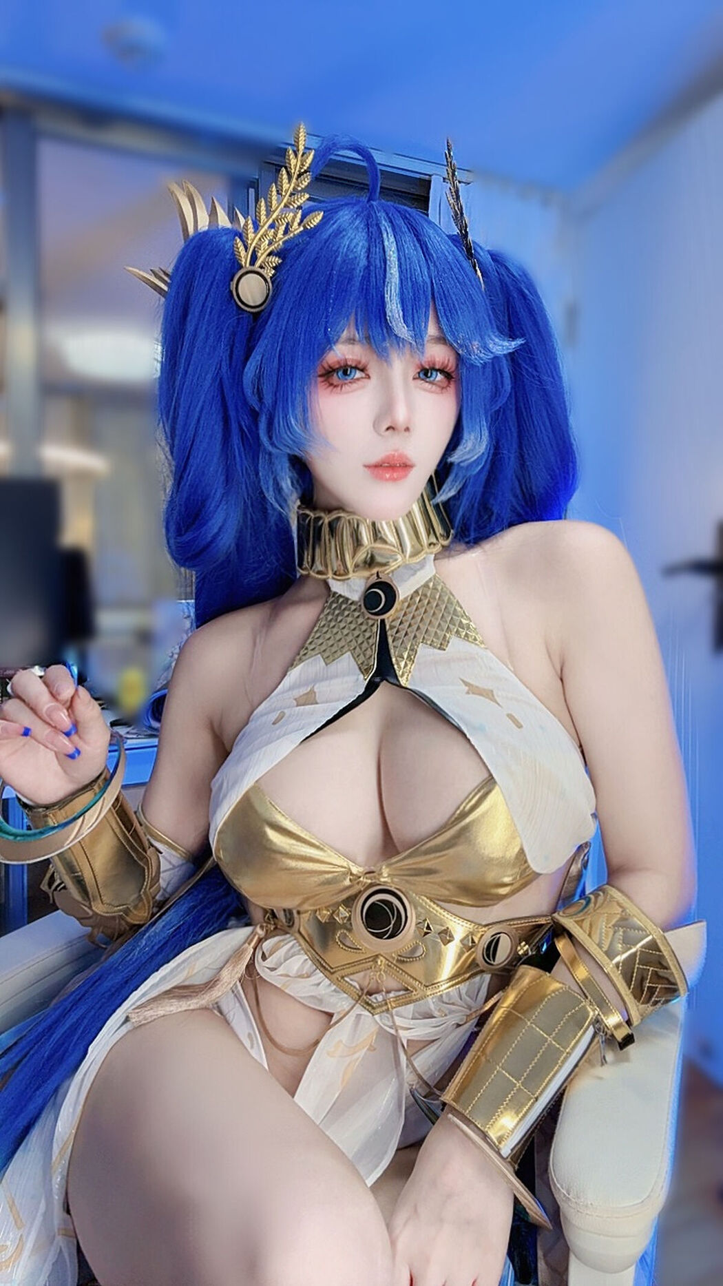 Coser@九言 – 鸣潮 尤诺 (32P – 4V)