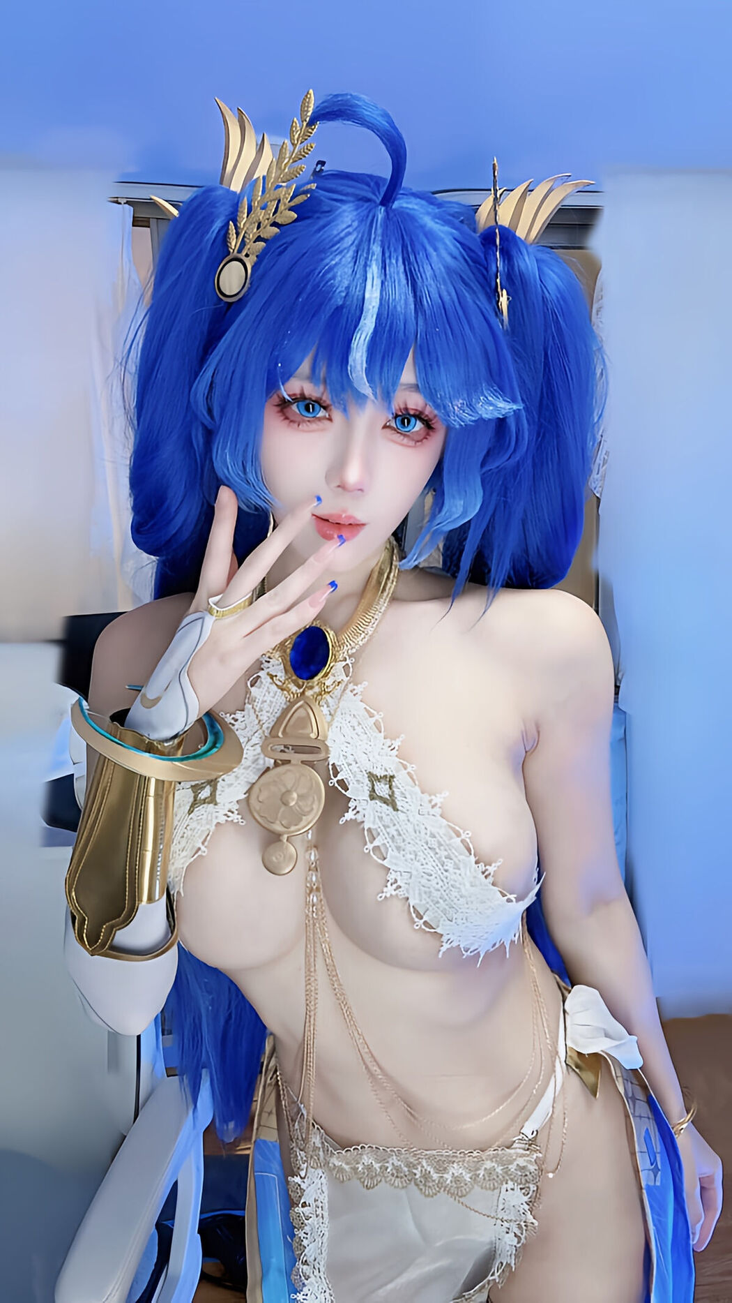 Coser@九言 – 鸣潮 尤诺 (32P – 4V)