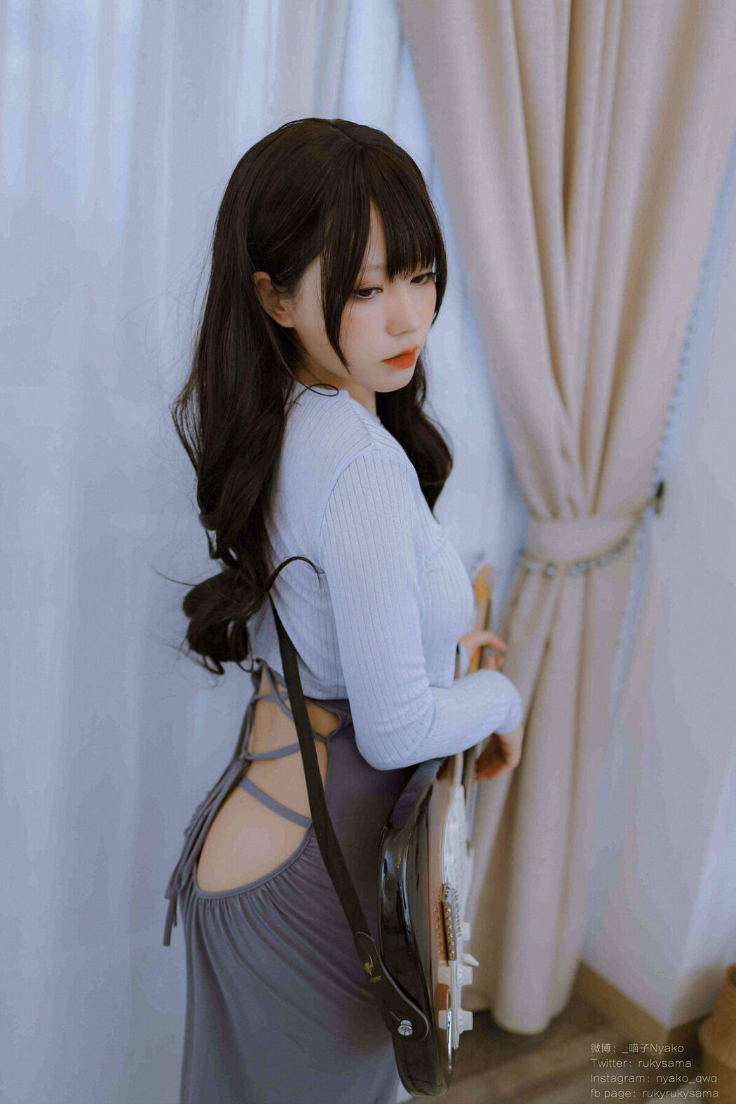 Coser@Nyako喵子 – 吉他妹妹连衣裙 (72P – 1V)