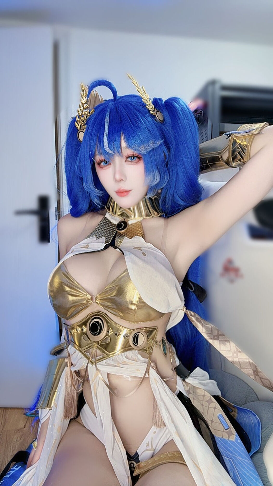 Coser@九言 – 鸣潮 尤诺 (32P – 4V)