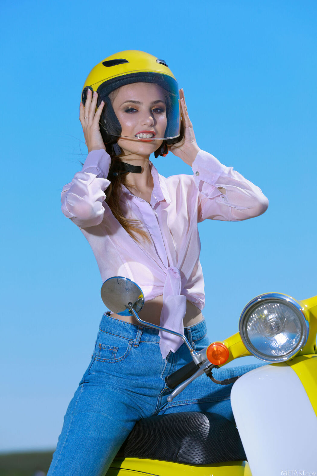 MetArt Elle Tan – Coastal Crush Part01 (70P)