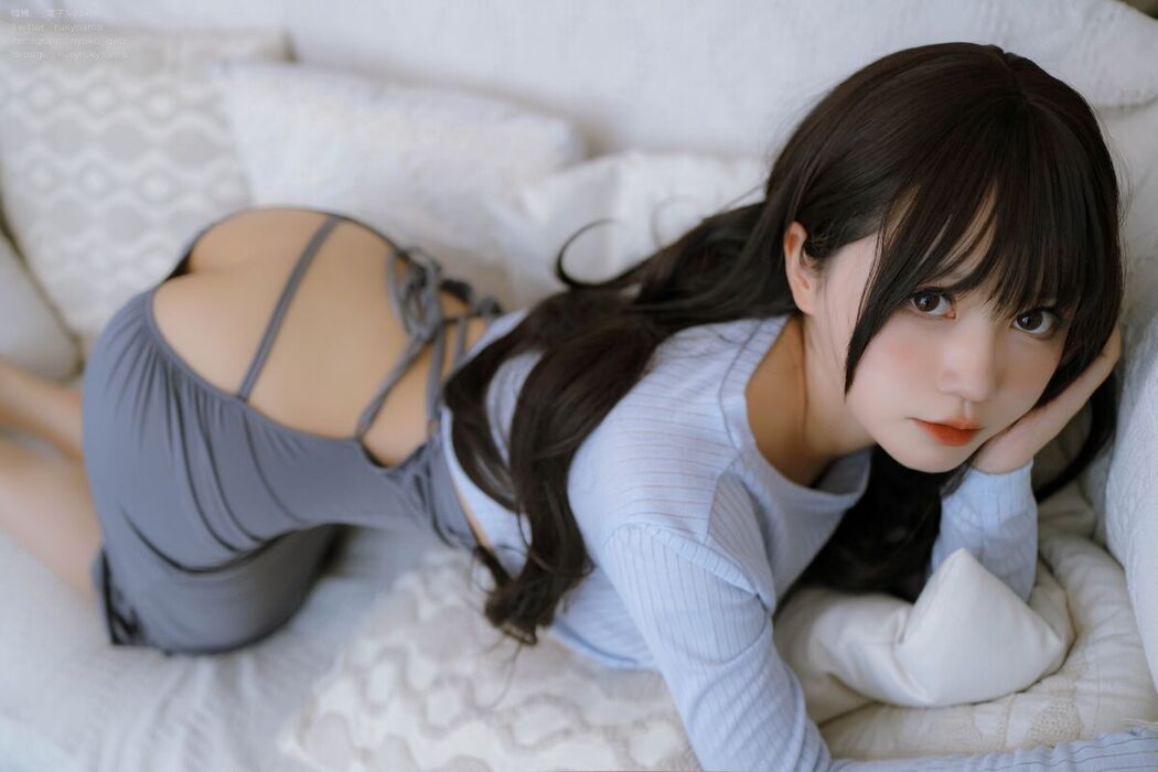 Coser@Nyako喵子 – 吉他妹妹连衣裙 (72P – 1V)