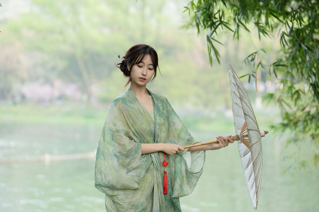 YiTuYu艺图语 Vol.8571 Xiao He (23P)