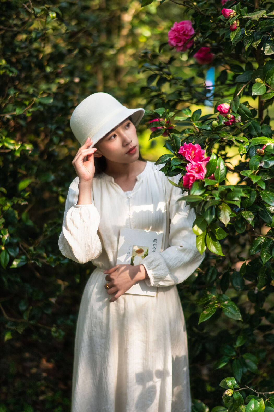 YiTuYu艺图语 Vol.8584 Zhong Ting Er (22P)