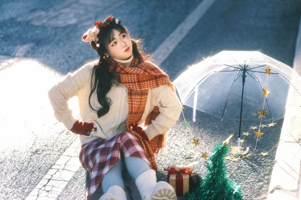 YiTuYu艺图语 Vol.8588 Romantic (44P)