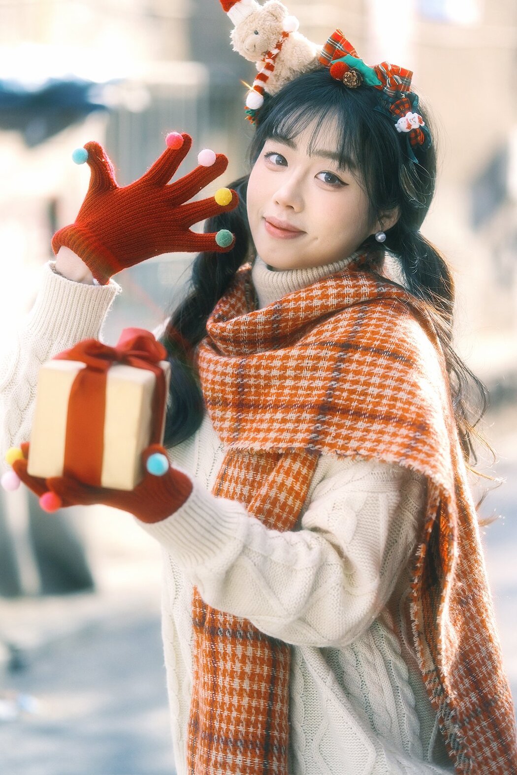 YiTuYu艺图语 Vol.8588 Romantic (44P) Cover Photo