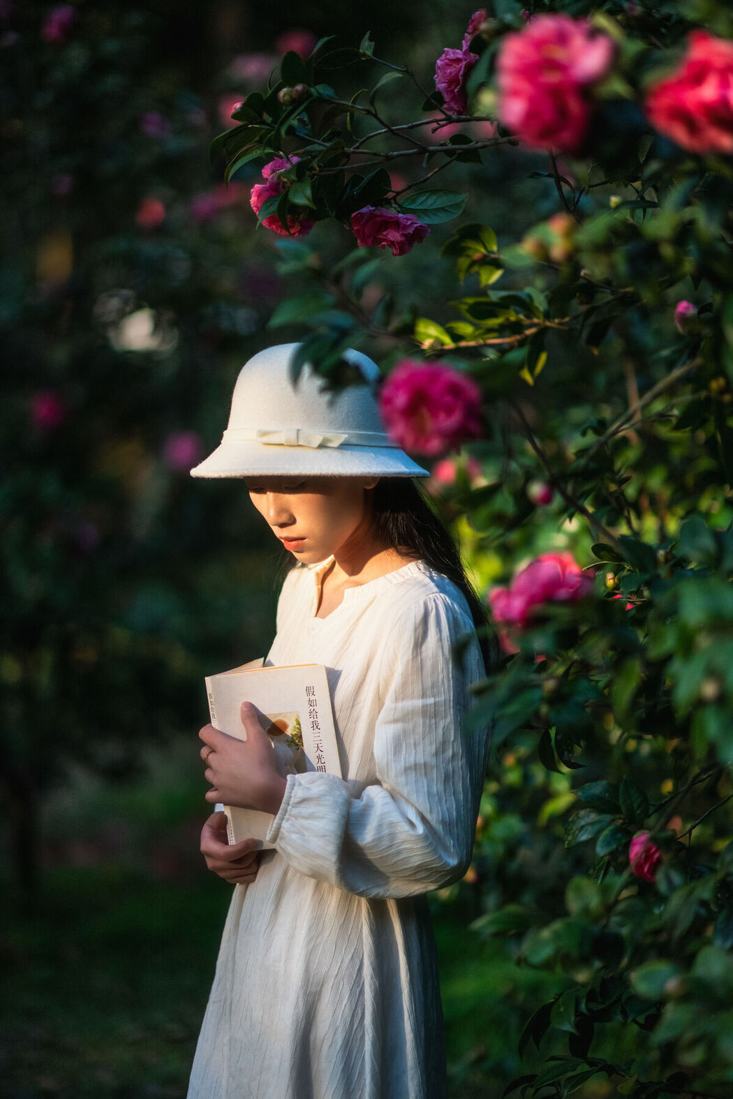 YiTuYu艺图语 Vol.8584 Zhong Ting Er (22P)