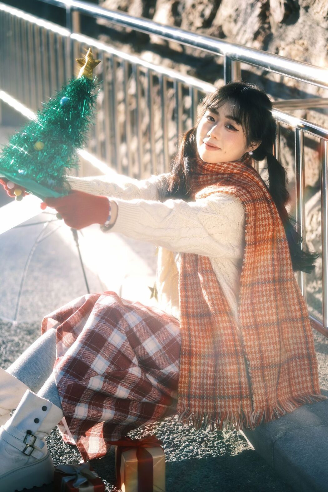 YiTuYu艺图语 Vol.8588 Romantic (44P)