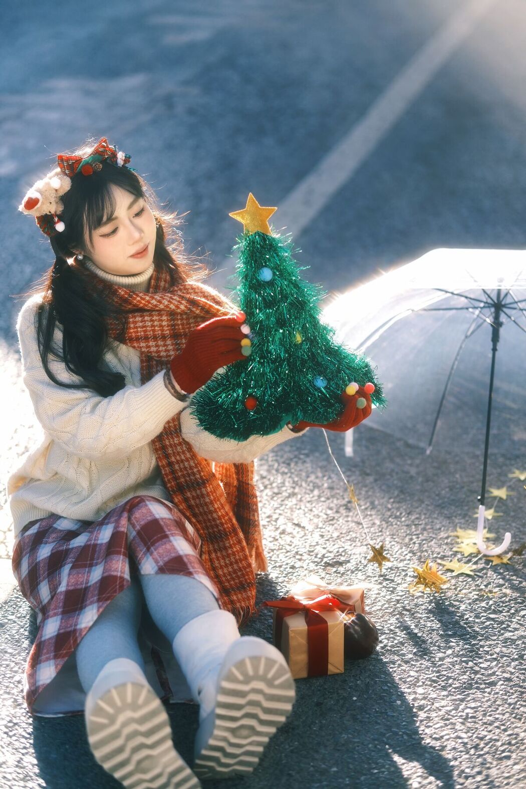 YiTuYu艺图语 Vol.8588 Romantic (44P)