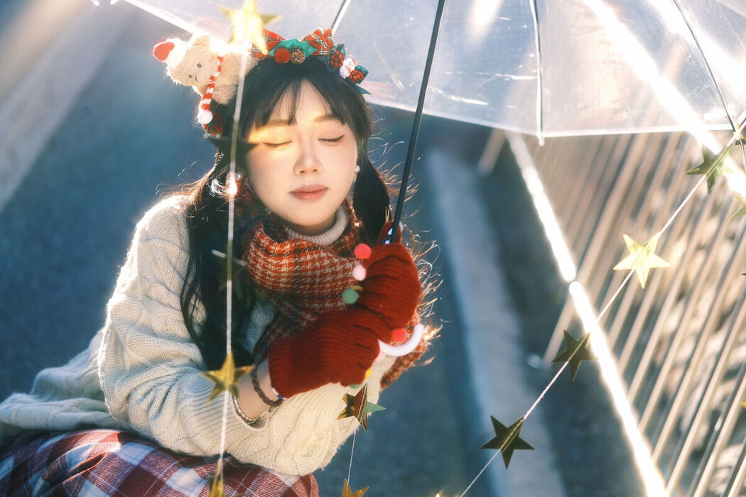 YiTuYu艺图语 Vol.8588 Romantic (44P)