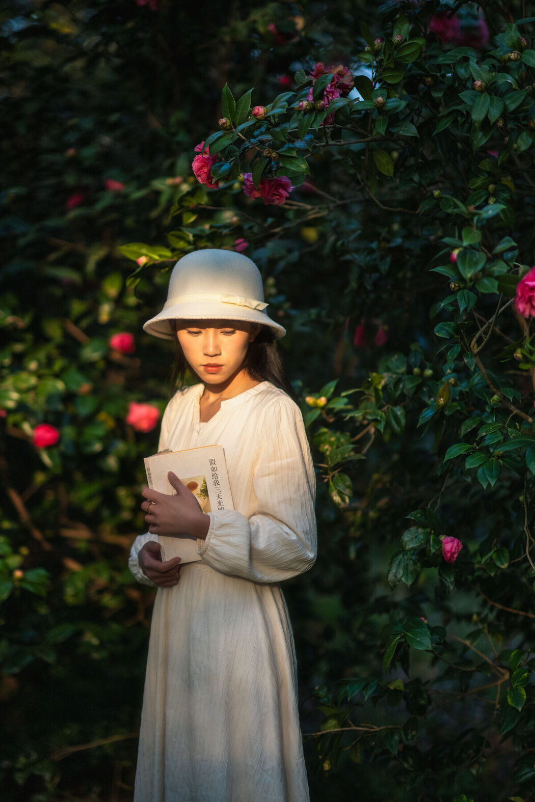 YiTuYu艺图语 Vol.8584 Zhong Ting Er (22P)