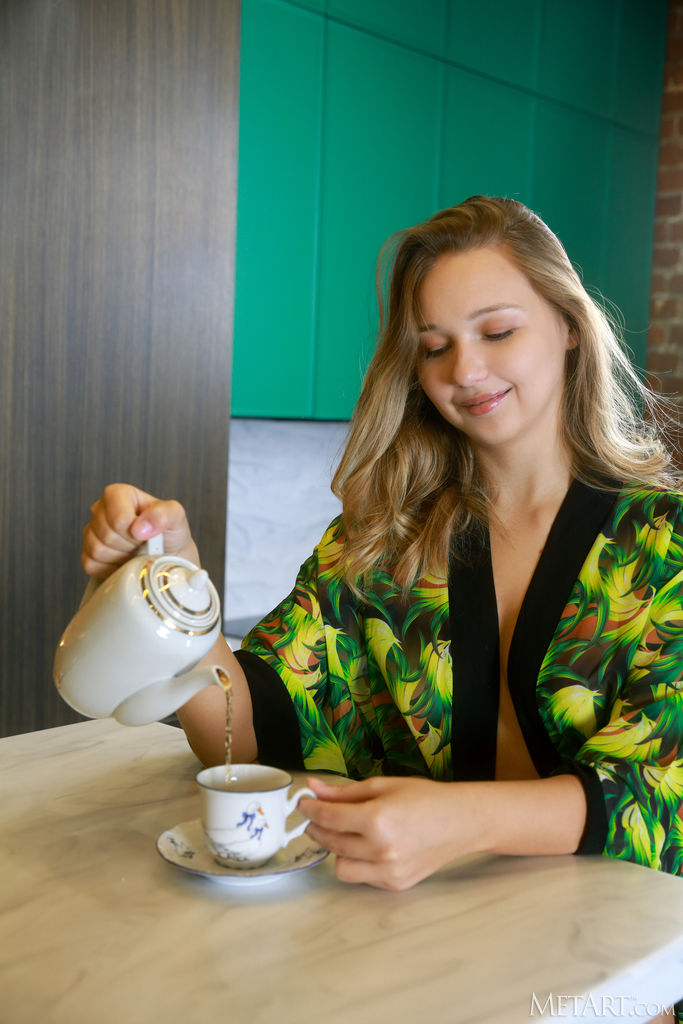 Mila Ex Naked And Kneeling On A Barstool To Flaunt Her Sexy Booty Cover Photo