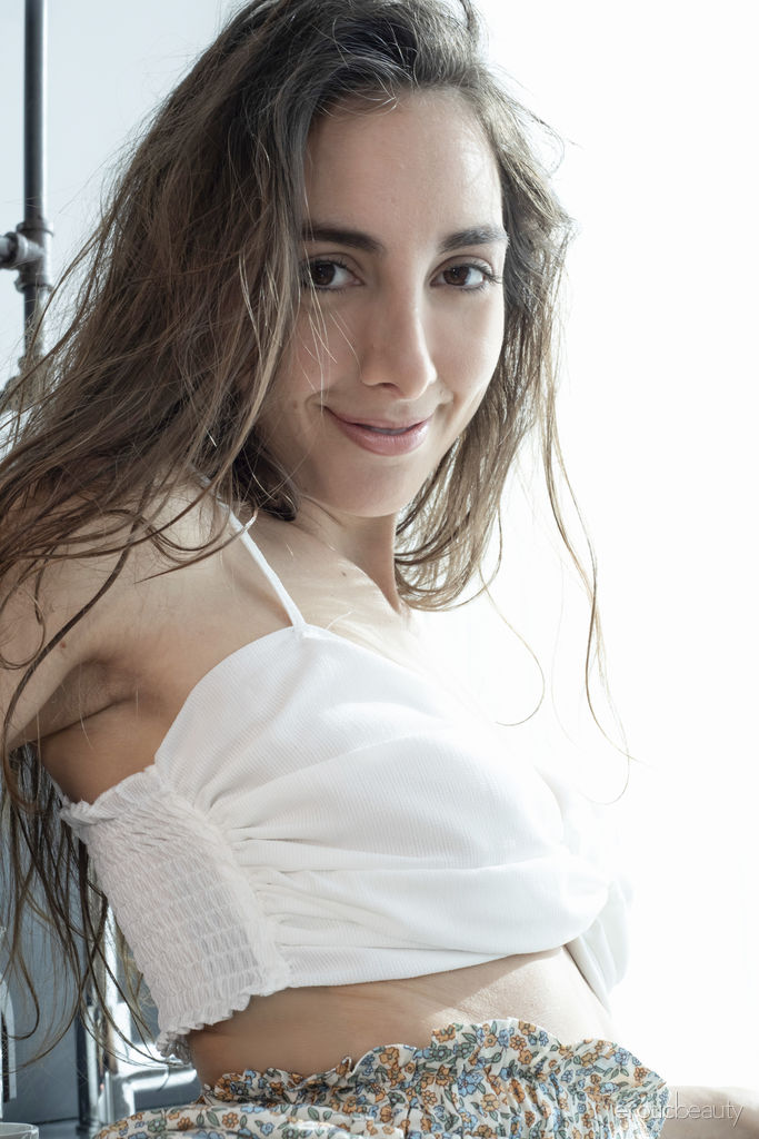 Ana BB Hottest Women Spreads Her Pussy