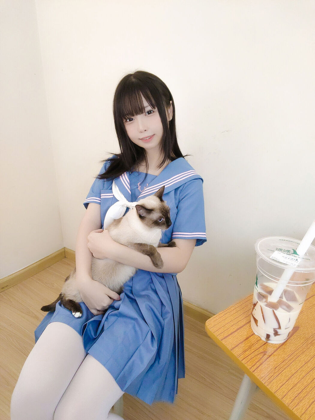 Coser@十万珍吱伏特 – 撸猫日记 Part02 (52P)