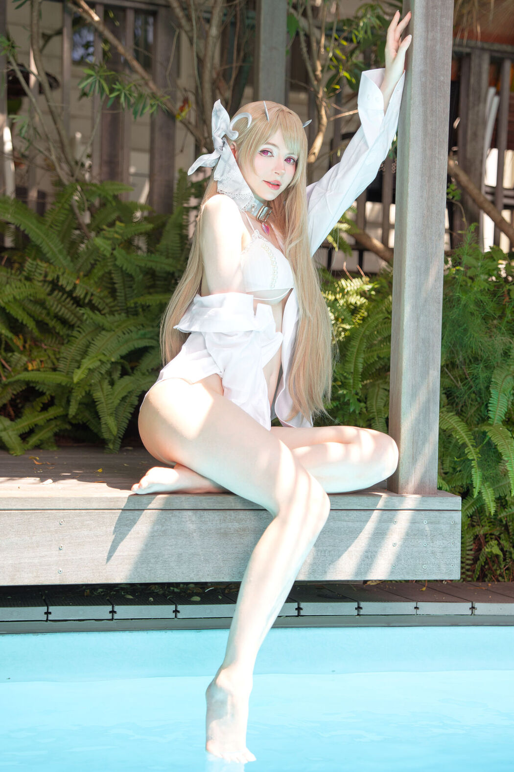 Coser@Peach milky – Viper Bikini (22P)