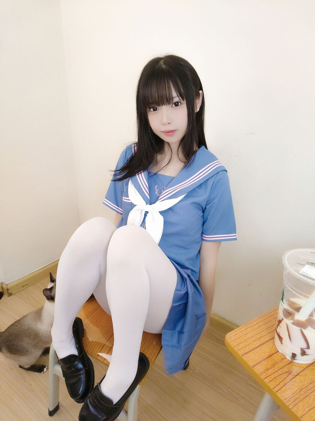 Coser@十万珍吱伏特 – 撸猫日记 Part02 (52P)